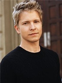 Conrad Hawkins(马特·朱克瑞 饰)