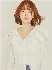 沙拉(余心恬 饰)