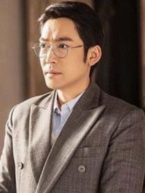 赵海鹰(张博 饰)