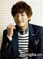 韩剧大君演员尹施允剧照