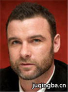 清道夫演员列维·施瑞博尔剧照