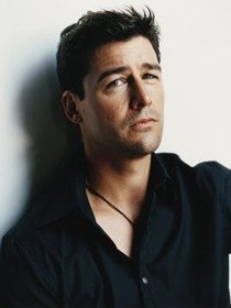 John Rayburn(凯尔·钱德勒 饰)