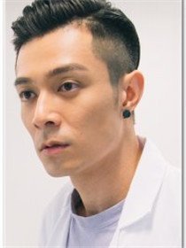 荣浩田(周柏豪 饰)