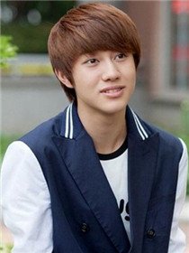 罗海俊(郭东延 饰)