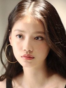 周小诺(孙伊涵 饰)