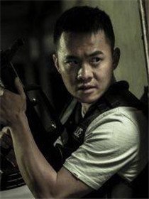 马承华(曲家辉 饰)