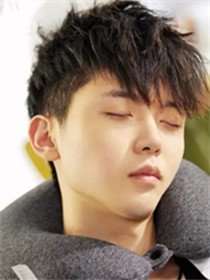 孟超(何廖侣匀 饰)