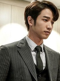 褚克桓(刘以豪 饰)