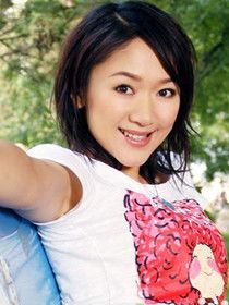 何翠姑(赵雅莉 饰)