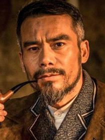 刘国伟(任青安 饰)