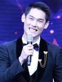 艾德(坎·卡特塔翁 饰)