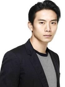 博东衡(戚玉武 饰)