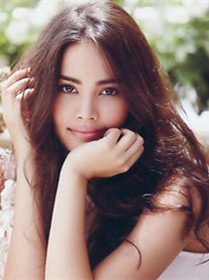 珍(尤拉萨雅·斯帕邦德 饰)