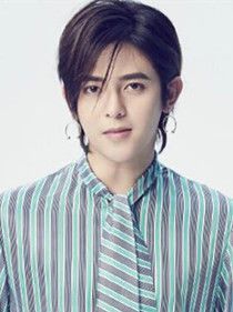 古峰(符龙飞 饰)