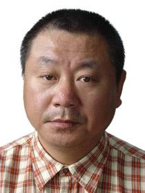 庄兴源(范伟 饰)