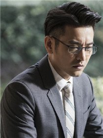 林俊文(袁文康 饰)