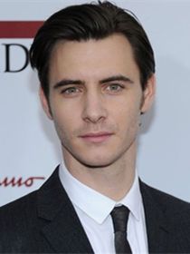 奎尔(哈里·劳埃德 饰)