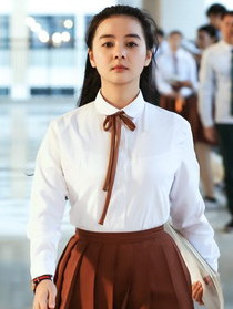 曲兰兰(杨丽晓 饰)