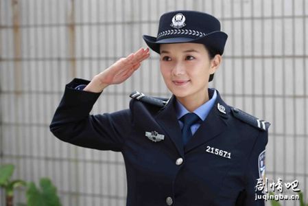 穿警服的那些女孩儿剧照