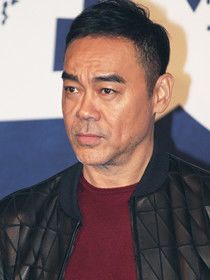 靳敬鸣(刘青云 饰)