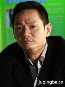 李玩父 (果静林 饰)