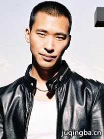 王道(黄立行 饰)