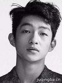 刘启 (屈楚萧 饰)